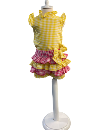 CONJ BLUSA Y SHORT CON VOLANTES VICHY